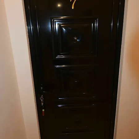 Apartment 7 Spacious In Featuring A Balcony And